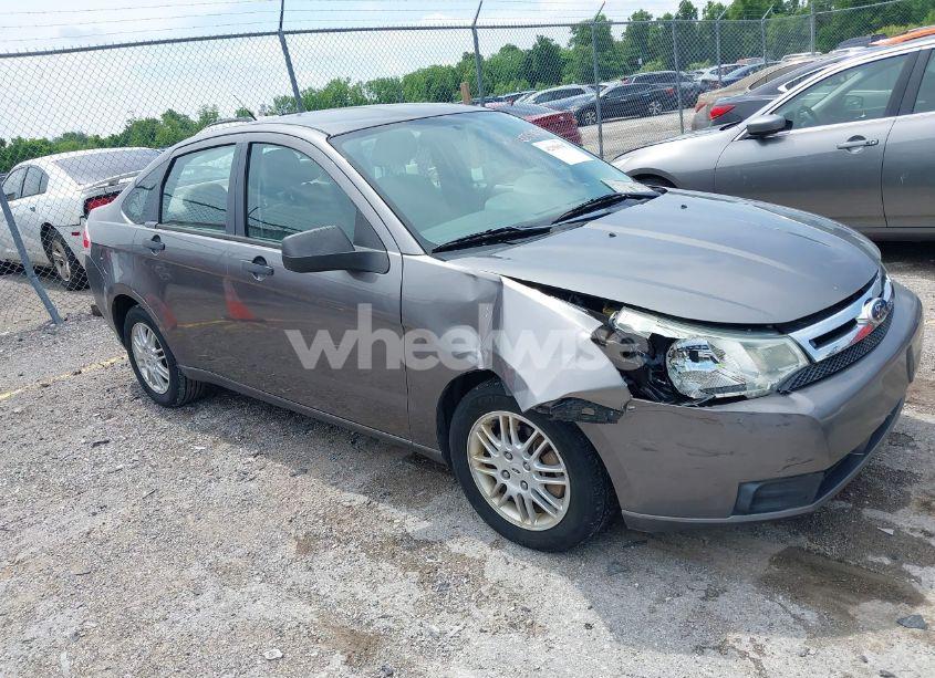 2011 Ford Focus SE (VIN 1FAHP3FN1BW101962) main photo