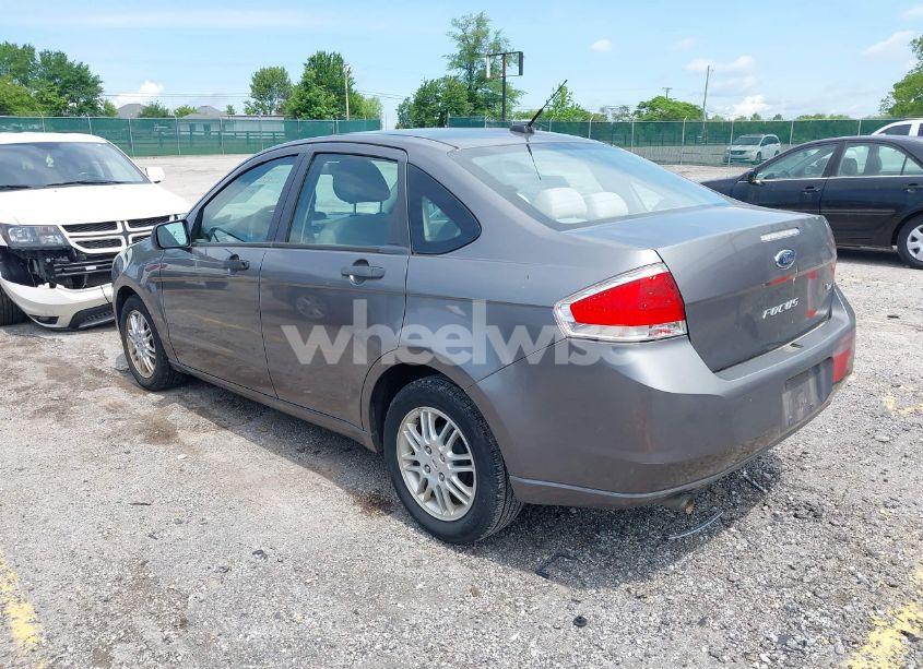 Photo 3 of 2011 Ford Focus SE (VIN 1FAHP3FN1BW101962)