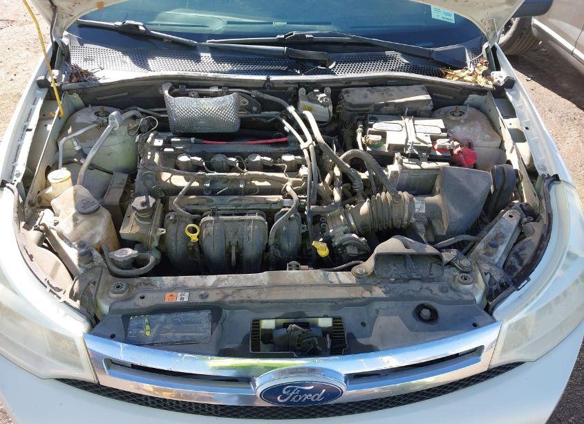 Photo 10 of 2011 Ford Focus SE (VIN 1FAHP3FN1BW112525)