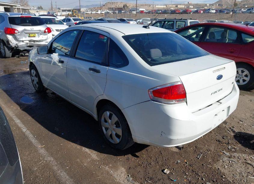 Photo 3 of 2011 Ford Focus SE (VIN 1FAHP3FN1BW112525)