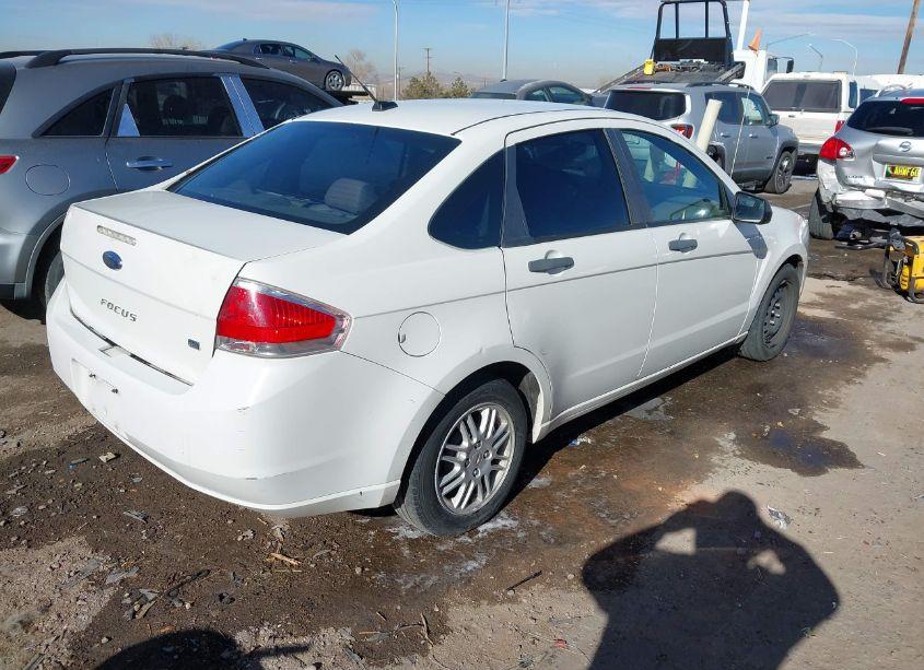 Photo 4 of 2011 Ford Focus SE (VIN 1FAHP3FN1BW112525)