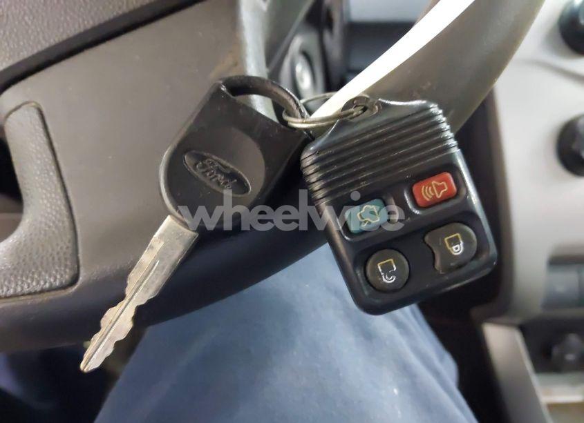 Photo 11 of 2011 Ford Focus SE (VIN 1FAHP3FN1BW120916)