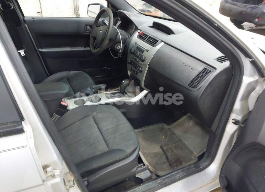 Photo 5 of 2011 Ford Focus SE (VIN 1FAHP3FN1BW120916)