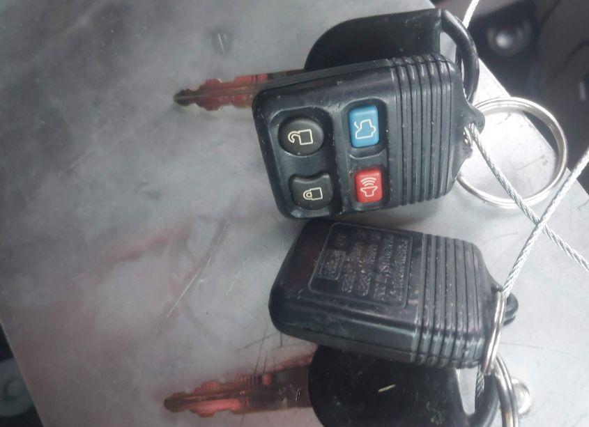 Photo 11 of 2011 Ford Focus SE (VIN 1FAHP3FN1BW129521)