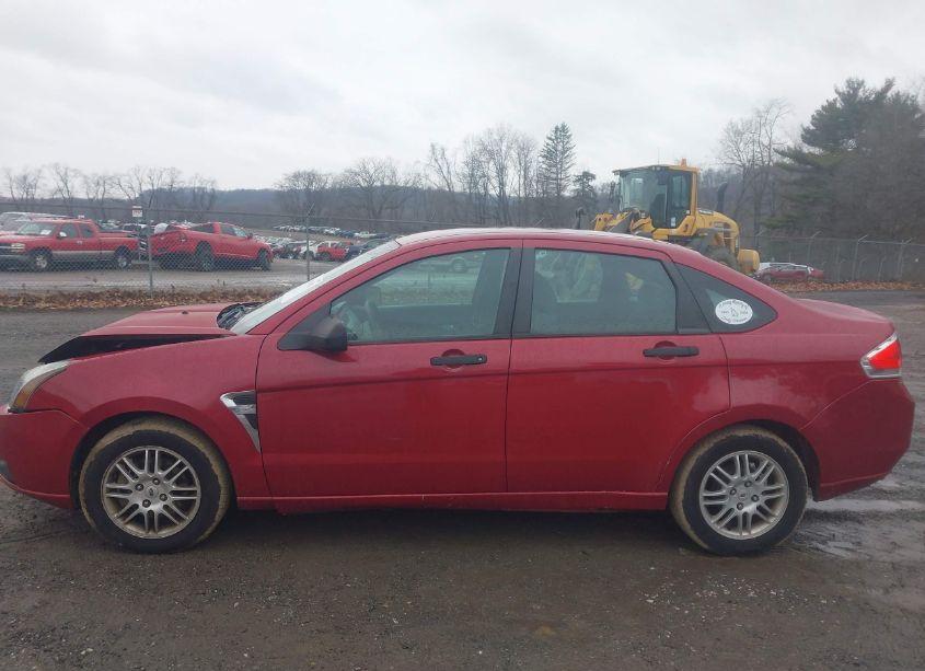 Photo 15 of 2011 Ford Focus SE (VIN 1FAHP3FN1BW129521)