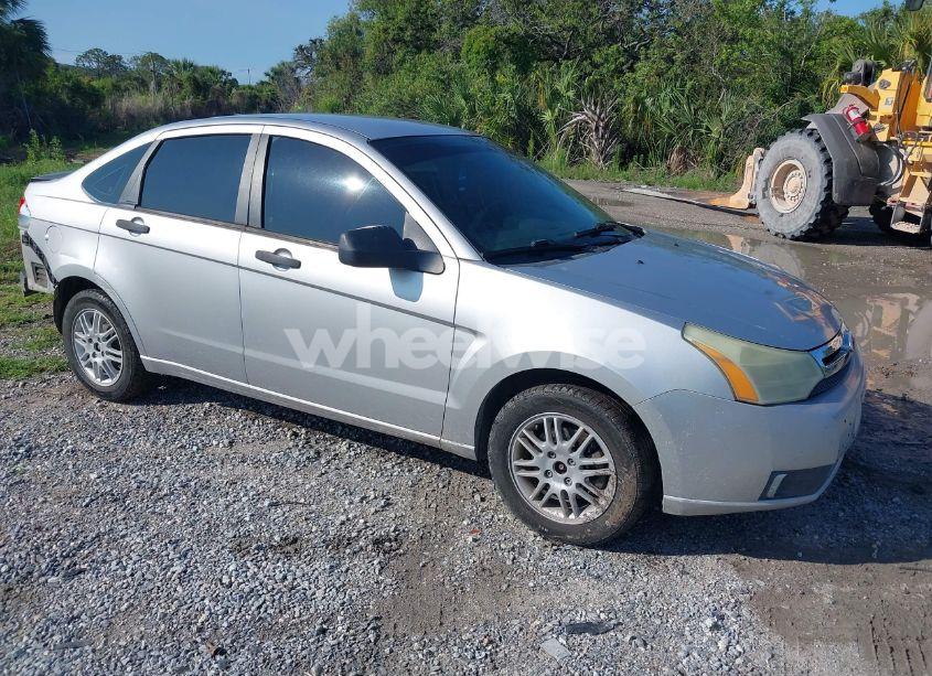 2011 Ford Focus SE (VIN 1FAHP3FN1BW142754) main photo