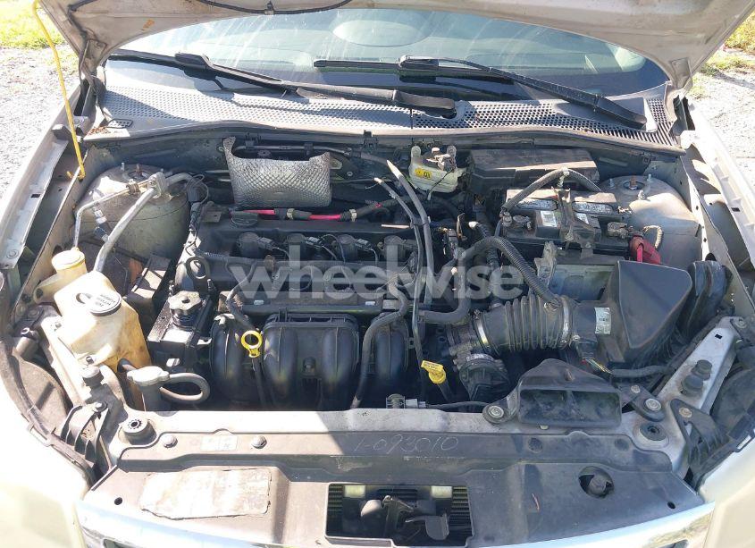 Photo 10 of 2011 Ford Focus SE (VIN 1FAHP3FN1BW142754)