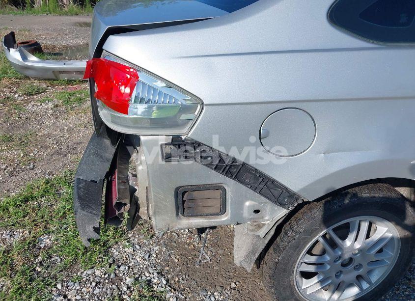 Photo 14 of 2011 Ford Focus SE (VIN 1FAHP3FN1BW142754)