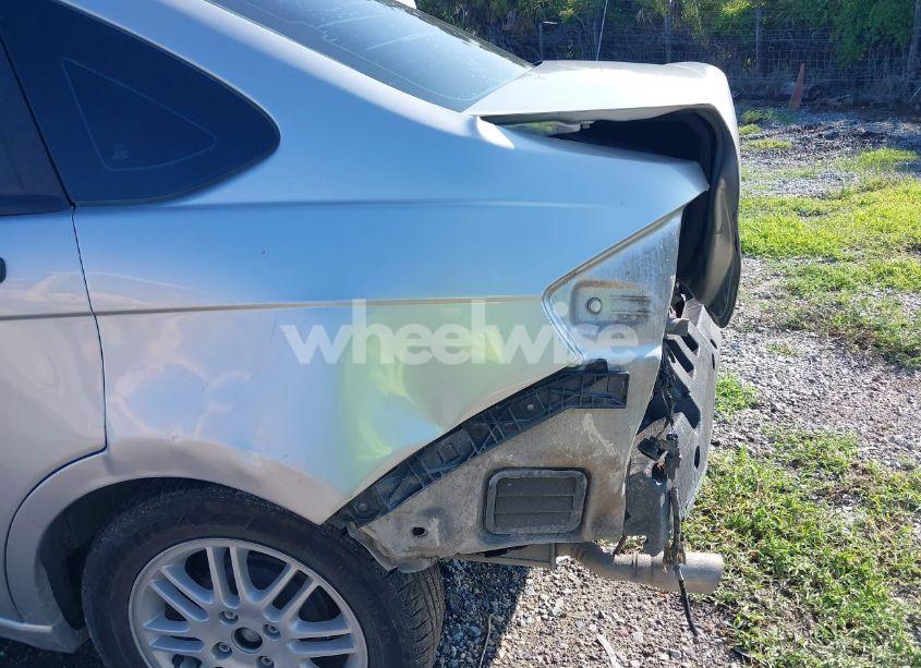 Photo 15 of 2011 Ford Focus SE (VIN 1FAHP3FN1BW142754)