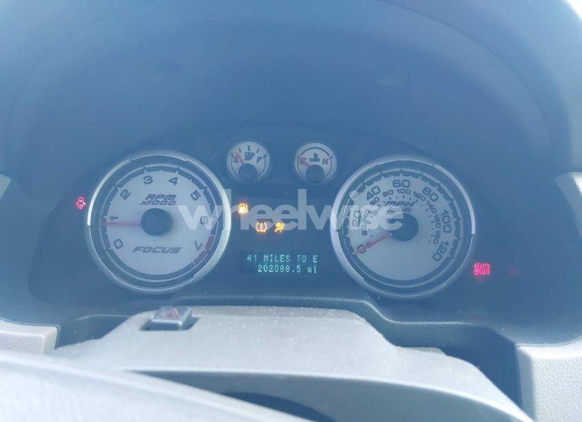 Photo 7 of 2011 Ford Focus SE (VIN 1FAHP3FN1BW142754)