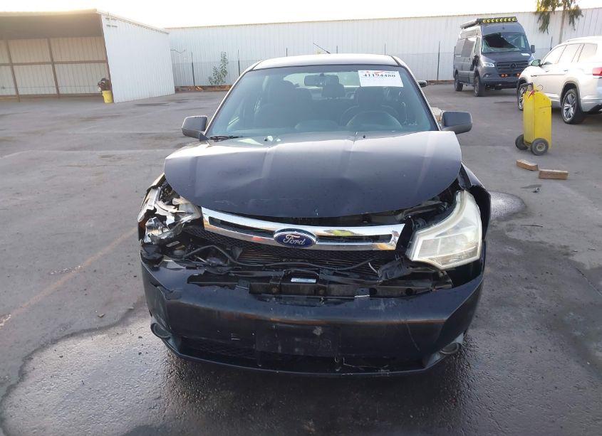 Photo 12 of 2011 Ford Focus SE (VIN 1FAHP3FN1BW149915)