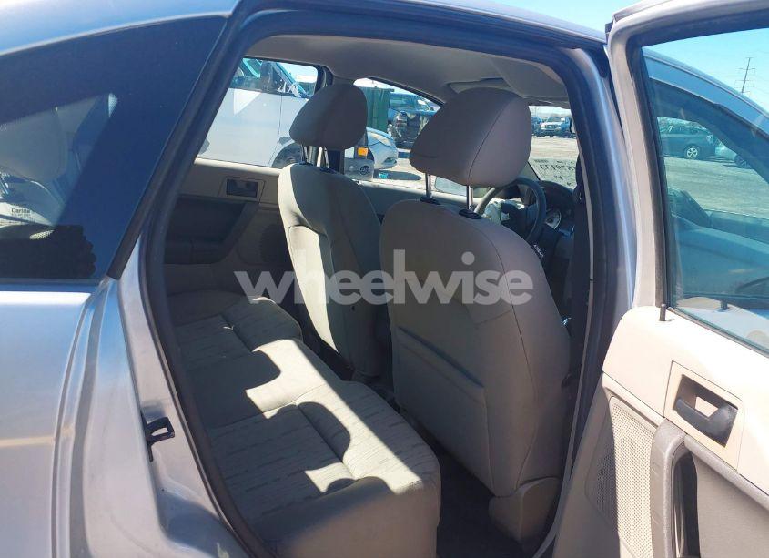 Photo 8 of 2011 Ford Focus SE (VIN 1FAHP3FN1BW156833)