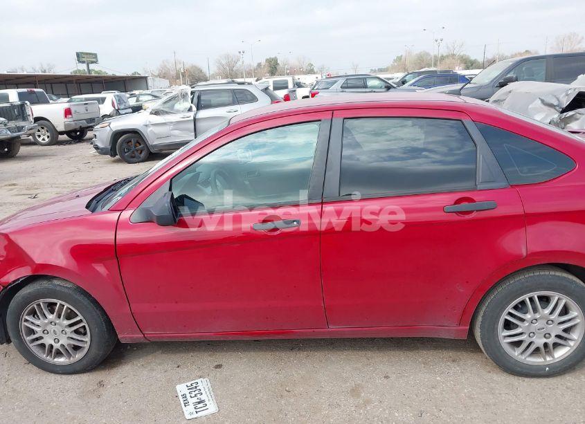 Photo 14 of 2011 Ford Focus SE (VIN 1FAHP3FN1BW162292)