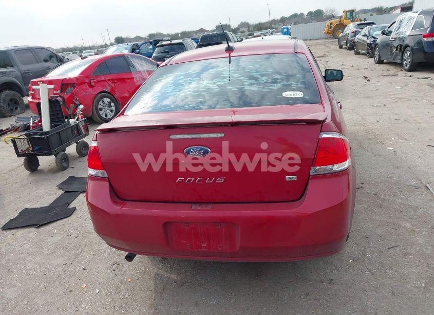 Photo 16 of 2011 Ford Focus SE (VIN 1FAHP3FN1BW162292)