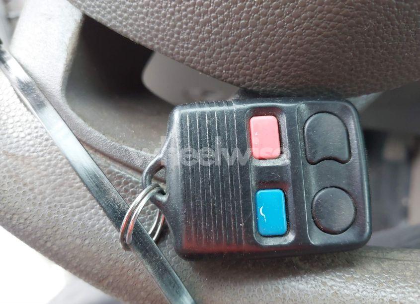 Photo 11 of 2011 Ford Focus SE (VIN 1FAHP3FN1BW165094)