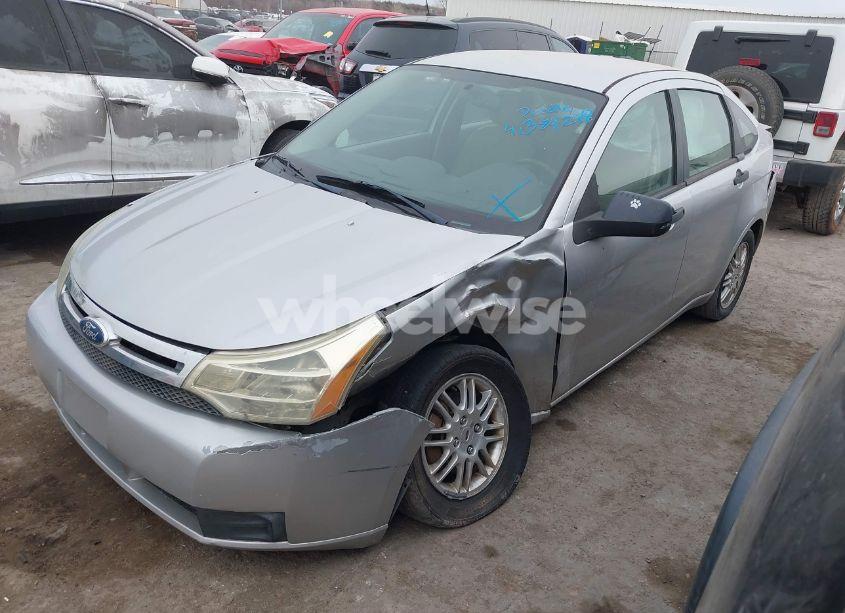 Photo 2 of 2011 Ford Focus SE (VIN 1FAHP3FN1BW165094)