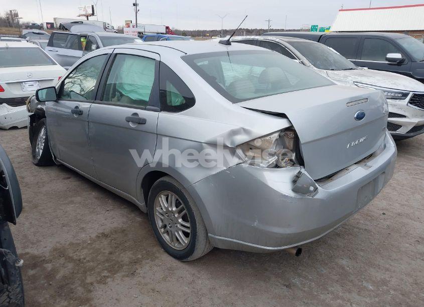 Photo 3 of 2011 Ford Focus SE (VIN 1FAHP3FN1BW165094)