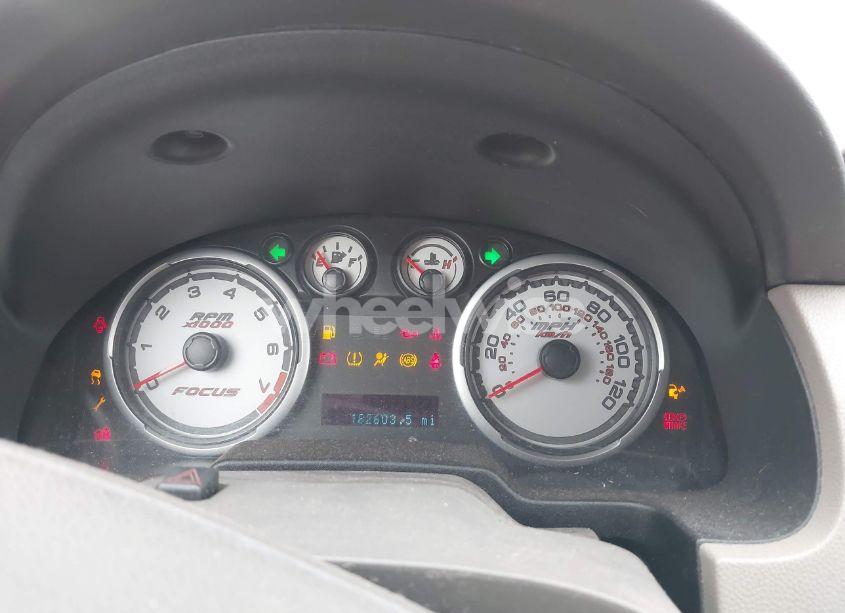 Photo 7 of 2011 Ford Focus SE (VIN 1FAHP3FN1BW165094)