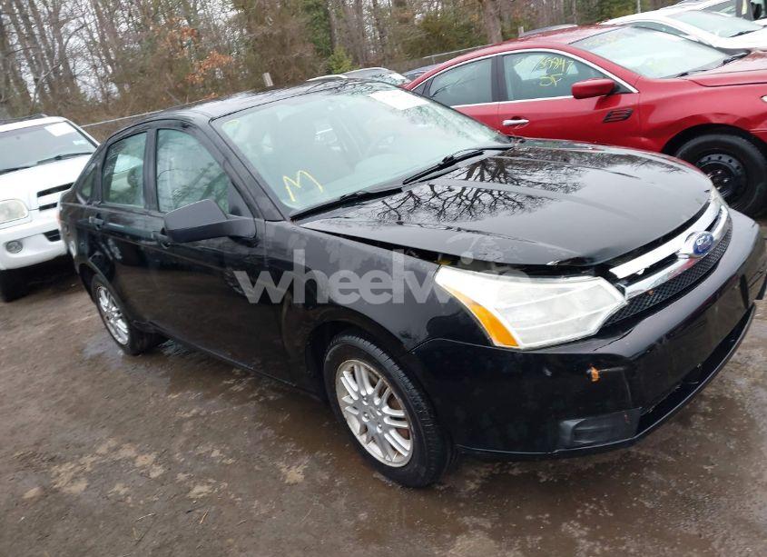 2011 Ford Focus SE (VIN 1FAHP3FN1BW187497) main photo