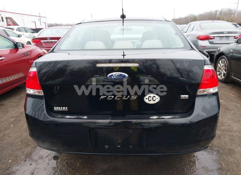 Photo 16 of 2011 Ford Focus SE (VIN 1FAHP3FN1BW187497)