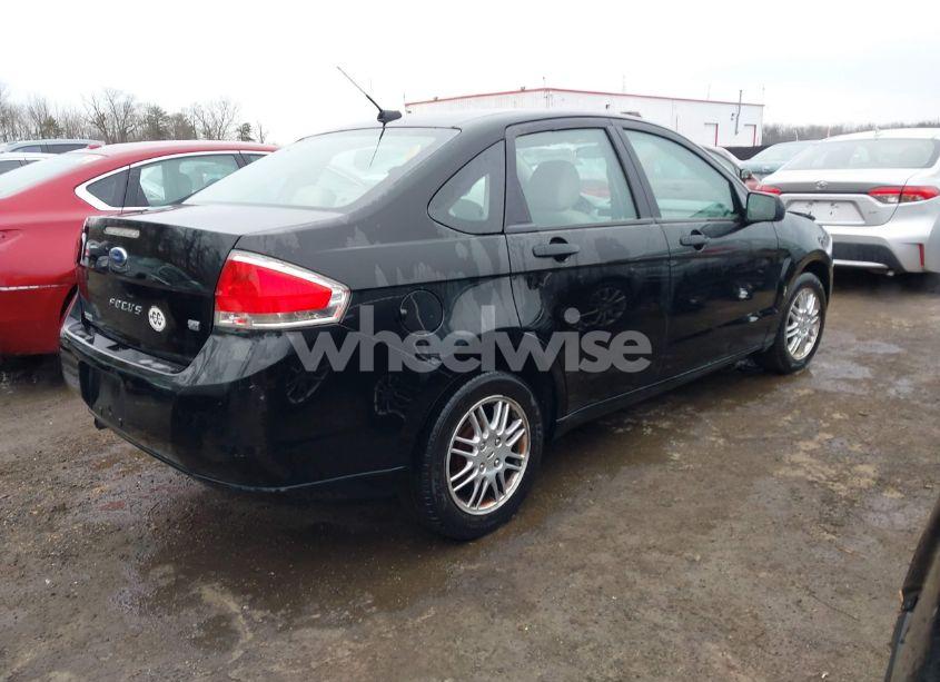 Photo 4 of 2011 Ford Focus SE (VIN 1FAHP3FN1BW187497)