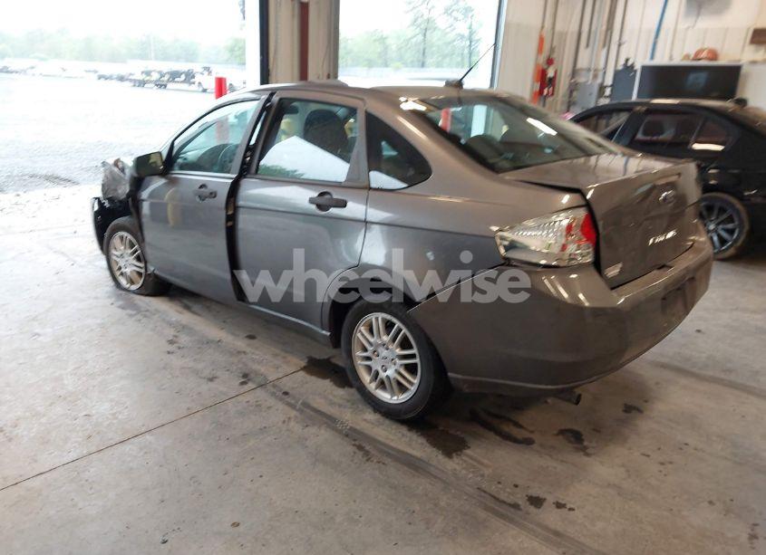 Photo 3 of 2010 Ford Focus SE (VIN 1FAHP3FN2AW120745)