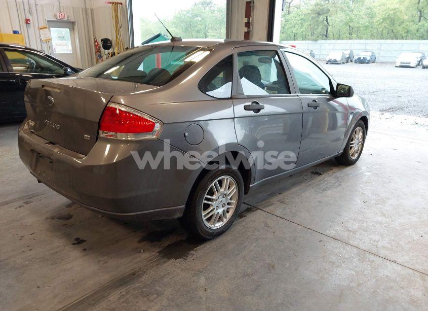 Photo 4 of 2010 Ford Focus SE (VIN 1FAHP3FN2AW120745)