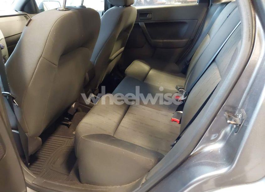 Photo 8 of 2010 Ford Focus SE (VIN 1FAHP3FN2AW120745)