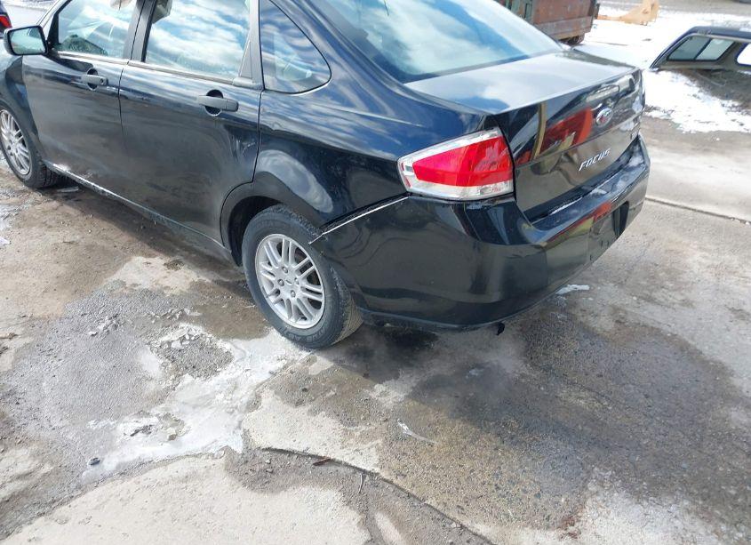 Photo 12 of 2010 Ford Focus SE (VIN 1FAHP3FN2AW144107)