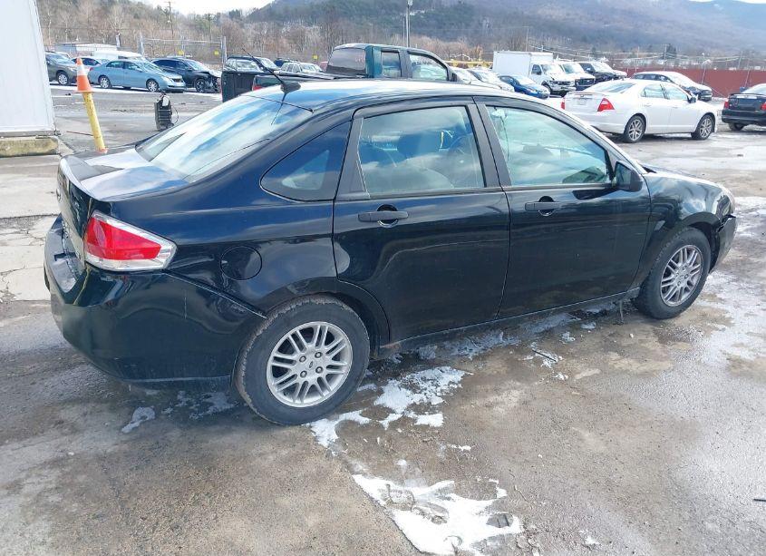 Photo 4 of 2010 Ford Focus SE (VIN 1FAHP3FN2AW144107)