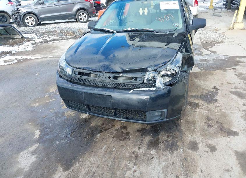 Photo 6 of 2010 Ford Focus SE (VIN 1FAHP3FN2AW144107)