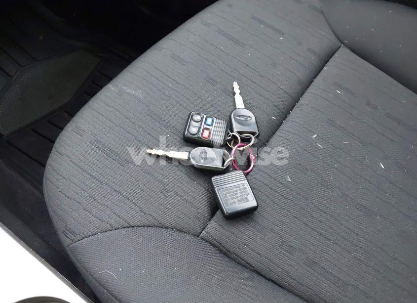 Photo 11 of 2010 Ford Focus SE (VIN 1FAHP3FN2AW147573)