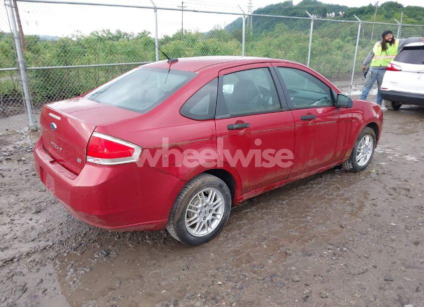 Photo 4 of 2010 Ford Focus SE (VIN 1FAHP3FN2AW147573)