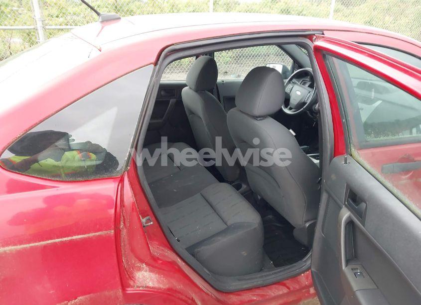 Photo 8 of 2010 Ford Focus SE (VIN 1FAHP3FN2AW147573)