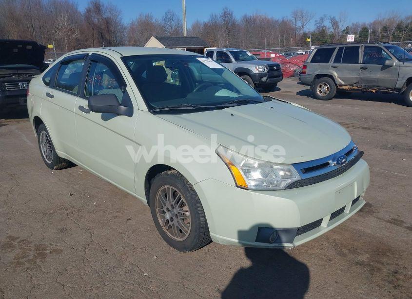 2010 Ford Focus SE (VIN 1FAHP3FN2AW178368) main photo