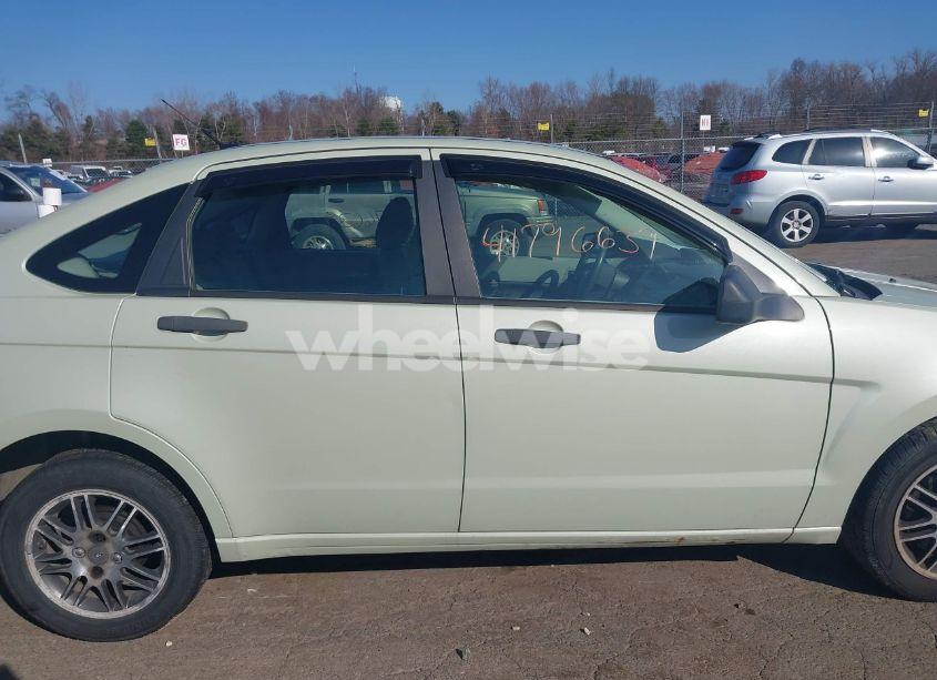 Photo 13 of 2010 Ford Focus SE (VIN 1FAHP3FN2AW178368)
