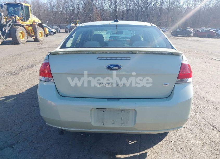 Photo 16 of 2010 Ford Focus SE (VIN 1FAHP3FN2AW178368)