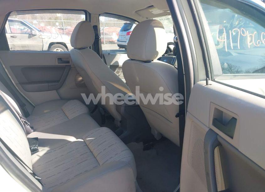 Photo 8 of 2010 Ford Focus SE (VIN 1FAHP3FN2AW178368)