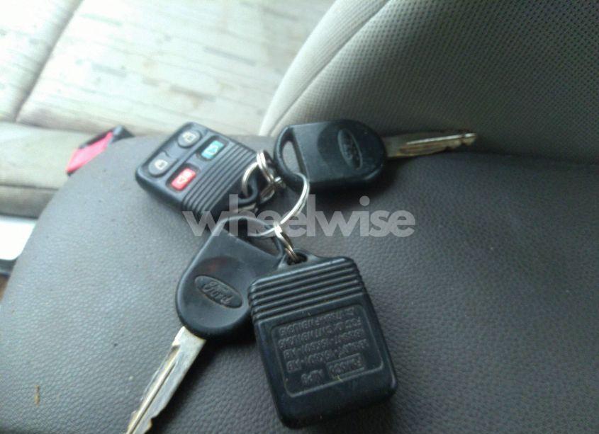 Photo 11 of 2010 Ford Focus SE (VIN 1FAHP3FN2AW184638)