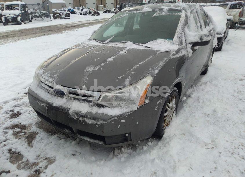 Photo 2 of 2010 Ford Focus SE (VIN 1FAHP3FN2AW184638)