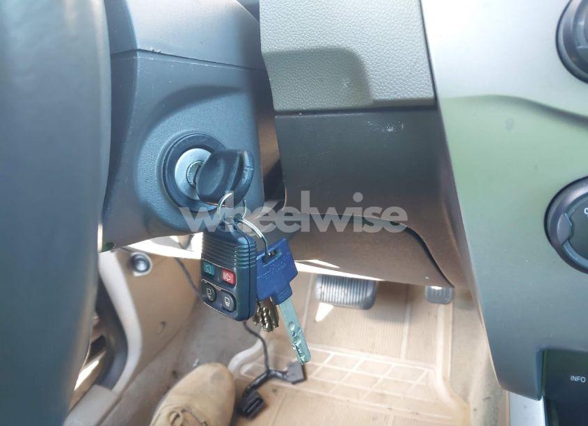 Photo 11 of 2010 Ford Focus SE (VIN 1FAHP3FN2AW213636)