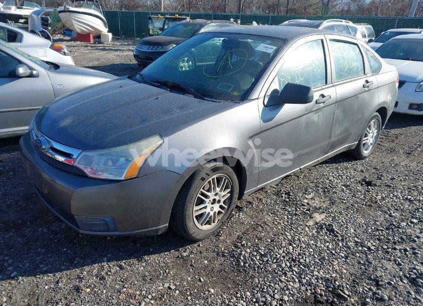Photo 2 of 2010 Ford Focus SE (VIN 1FAHP3FN2AW213636)
