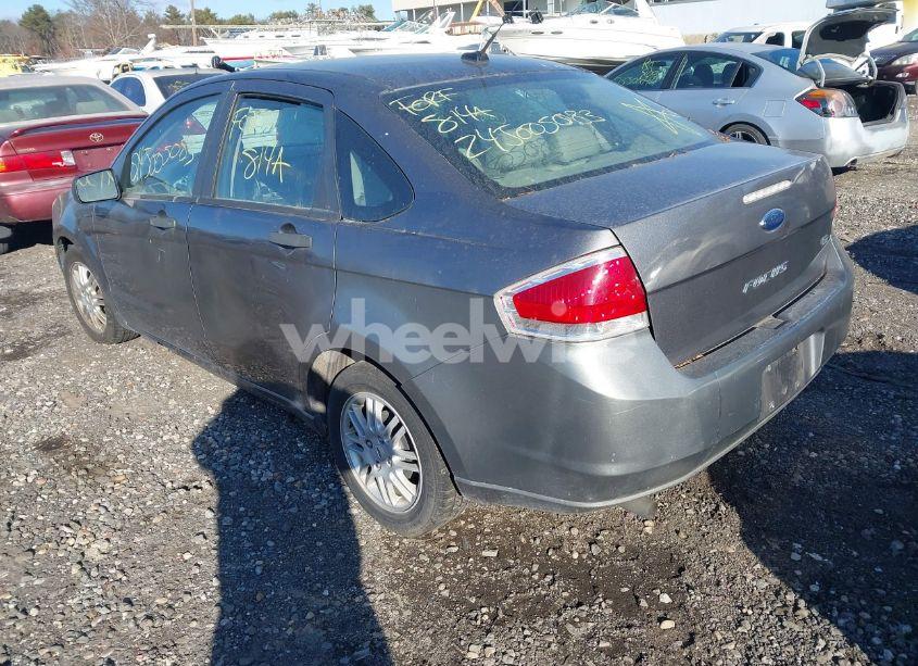 Photo 3 of 2010 Ford Focus SE (VIN 1FAHP3FN2AW213636)