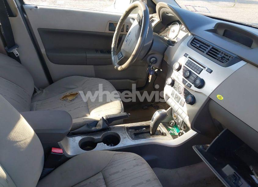 Photo 5 of 2010 Ford Focus SE (VIN 1FAHP3FN2AW213636)