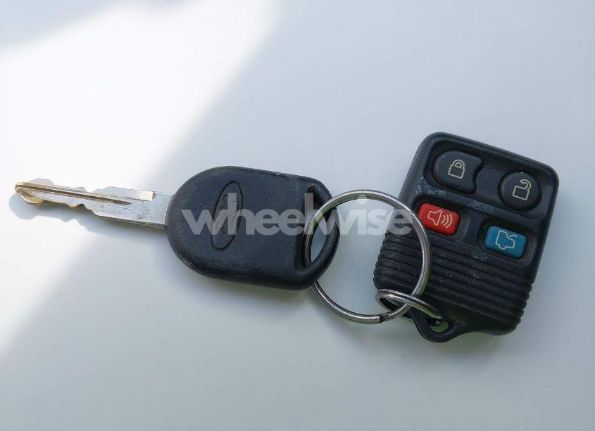 Photo 11 of 2010 Ford Focus SE (VIN 1FAHP3FN2AW214043)