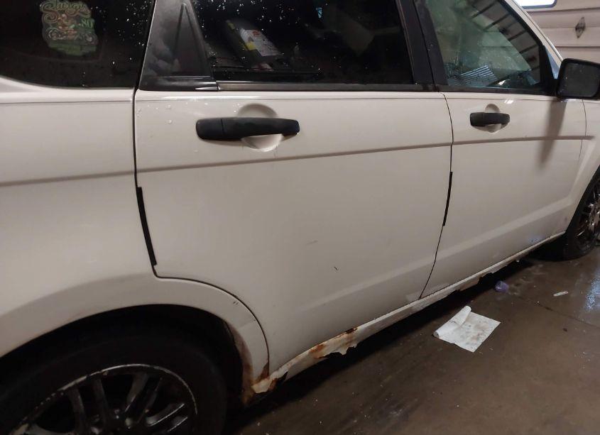 Photo 15 of 2010 Ford Focus SE (VIN 1FAHP3FN2AW221476)