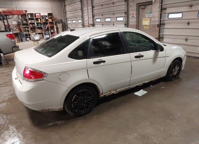 Photo 4 of 2010 Ford Focus SE (VIN 1FAHP3FN2AW221476)