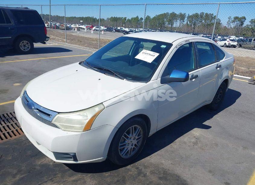 Photo 2 of 2010 Ford Focus SE (VIN 1FAHP3FN2AW236799)