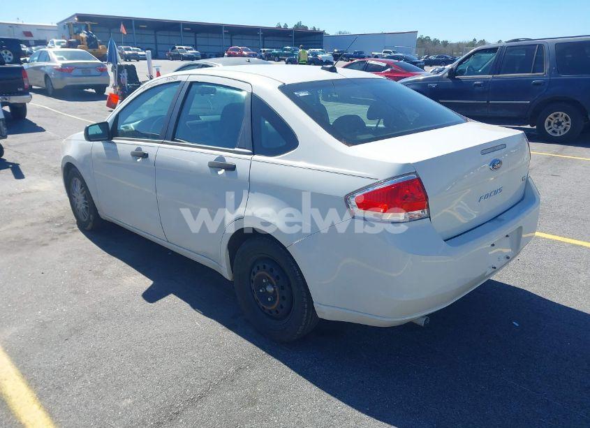 Photo 3 of 2010 Ford Focus SE (VIN 1FAHP3FN2AW236799)
