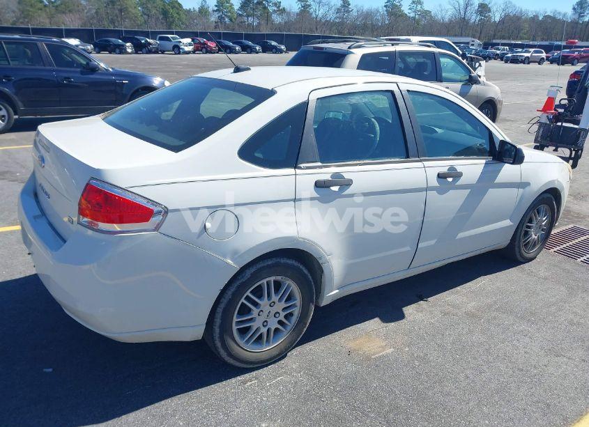 Photo 4 of 2010 Ford Focus SE (VIN 1FAHP3FN2AW236799)